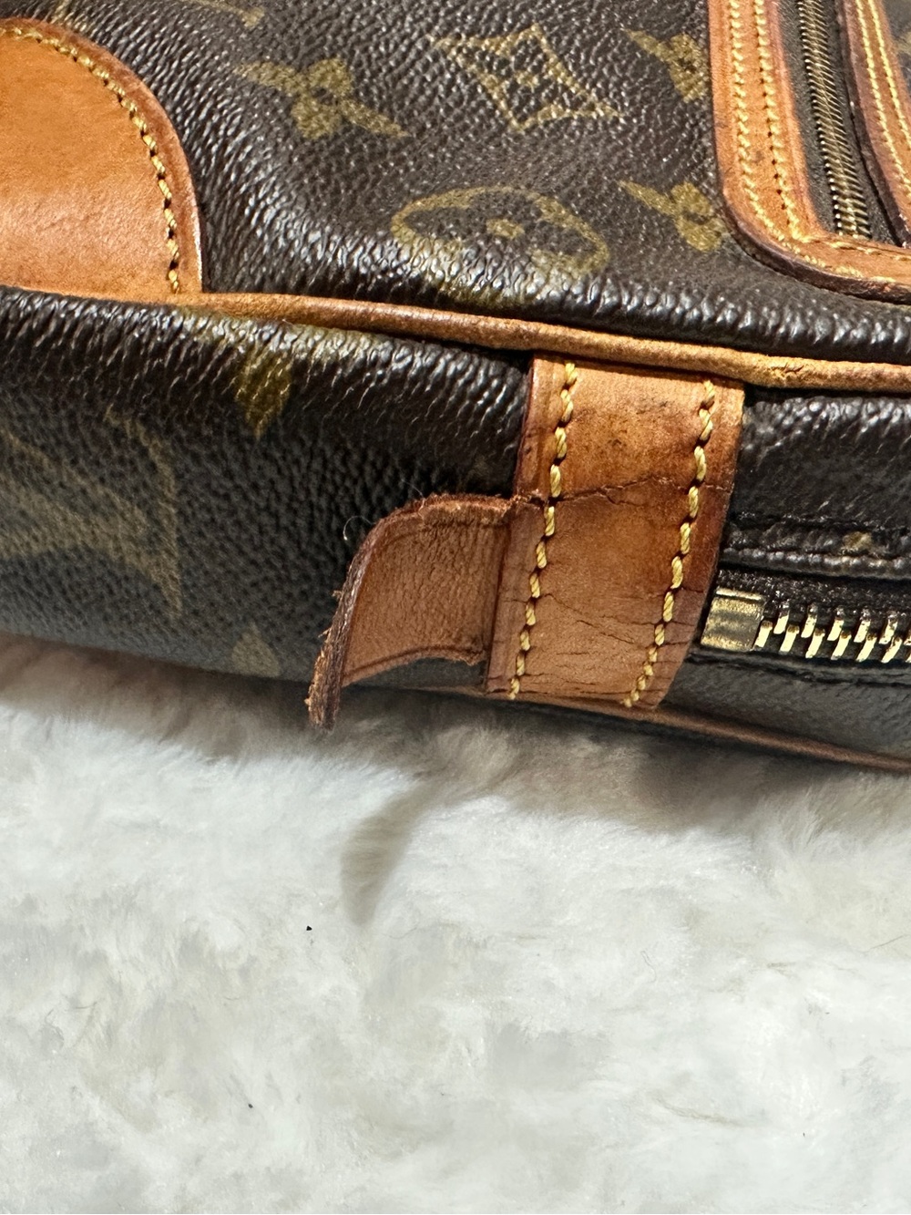Vintage Louis Vuitton Marly Dragonne wristlet/clutch - Picture 9 of 14